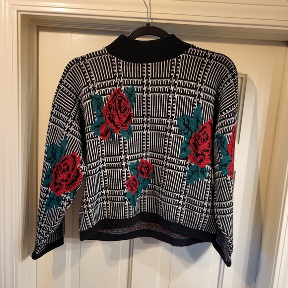 Gitano Black and Red Rose Pattern Sweater - Picture 1 of 5